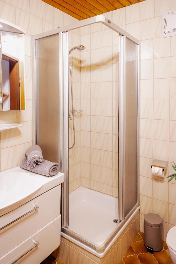 Haus Michaela Apartment Gschwandt  Bagian luar foto