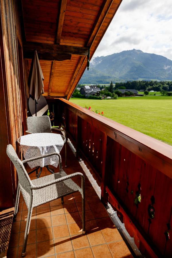 Haus Michaela Apartment Gschwandt  Bagian luar foto