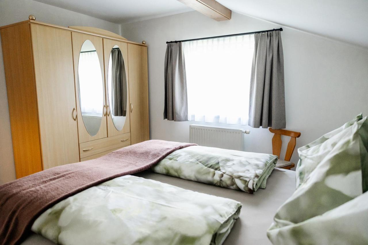 Haus Michaela Apartment Gschwandt  Bagian luar foto
