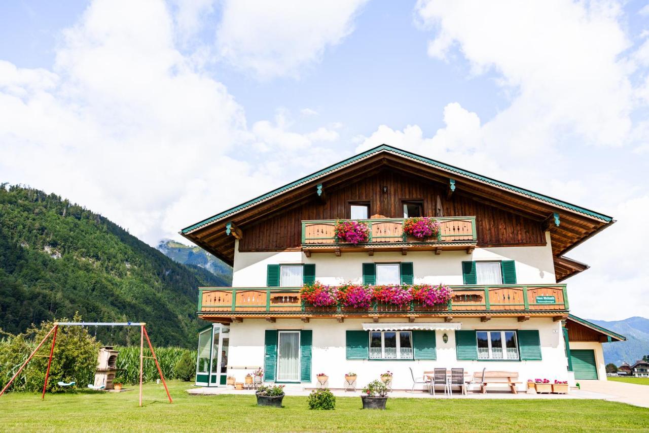 Haus Michaela Apartment Gschwandt  Bagian luar foto