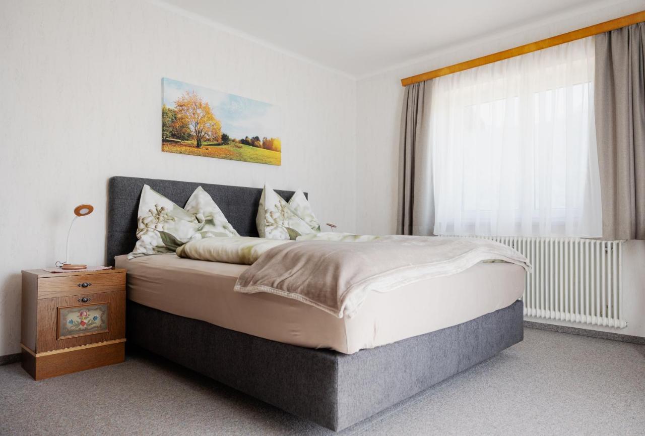 Haus Michaela Apartment Gschwandt  Bagian luar foto