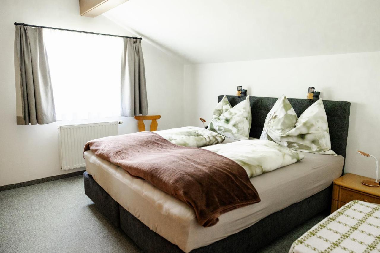Haus Michaela Apartment Gschwandt  Bagian luar foto
